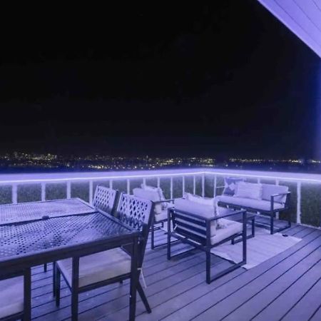Luxury Four-Story Home, Rooftop Deck With Views, Pingpong! Sleeps 12! Nashville Exterior photo