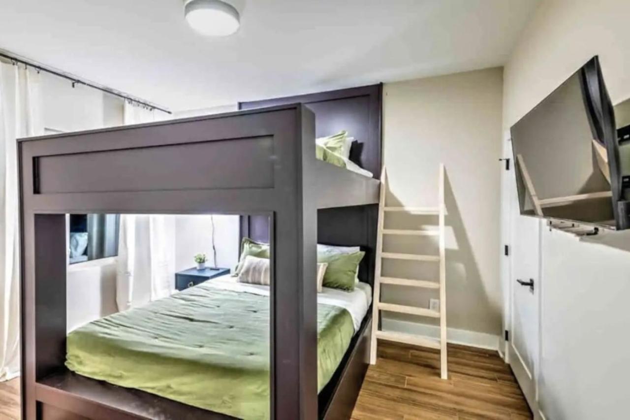 Luxury Four-Story Home, Rooftop Deck With Views, Pingpong! Sleeps 12! Nashville Exterior photo