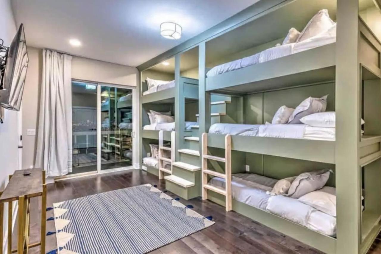 Luxury Four-Story Home, Rooftop Deck With Views, Pingpong! Sleeps 12! Nashville Exterior photo